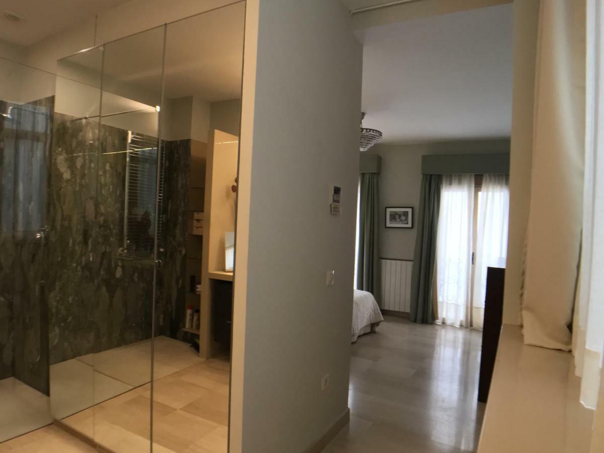 Guest House Europa 12 Севилья Экстерьер фото