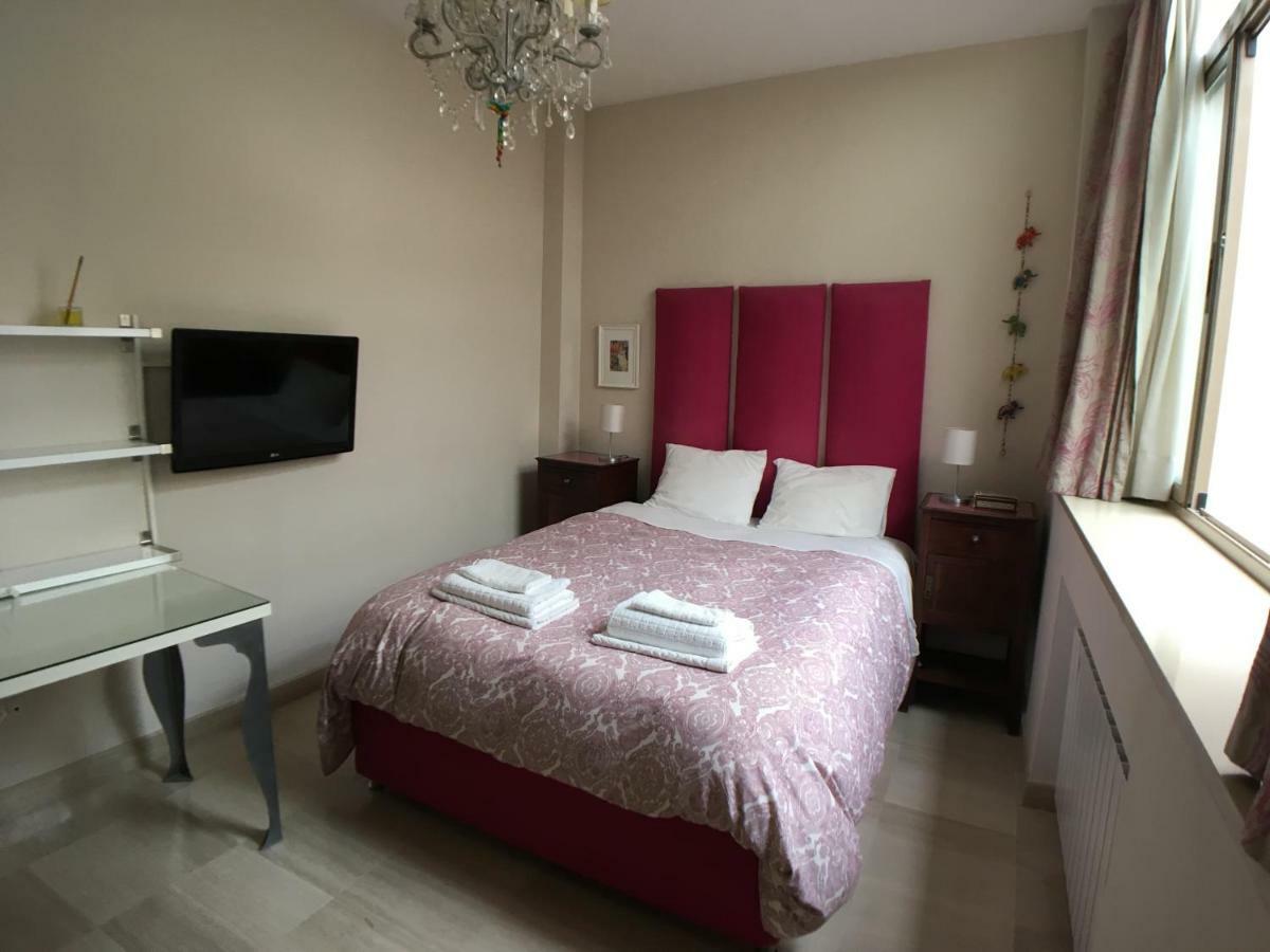 Guest House Europa 12 Севилья Экстерьер фото