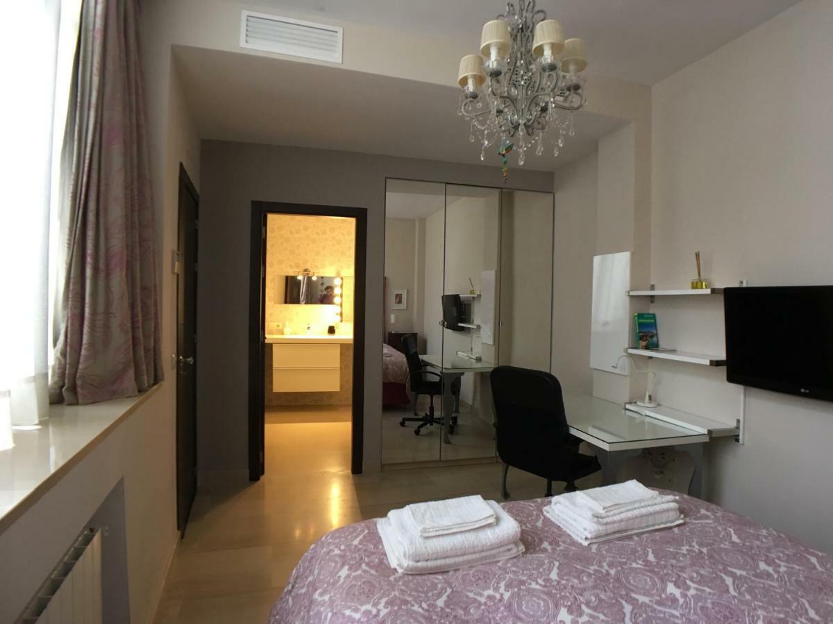 Guest House Europa 12 Севилья Экстерьер фото