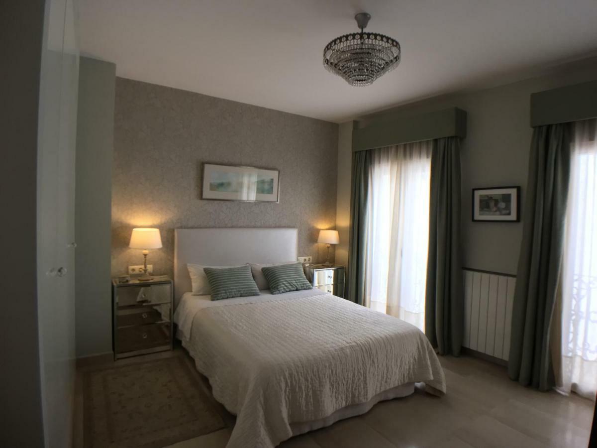 Guest House Europa 12 Севилья Экстерьер фото