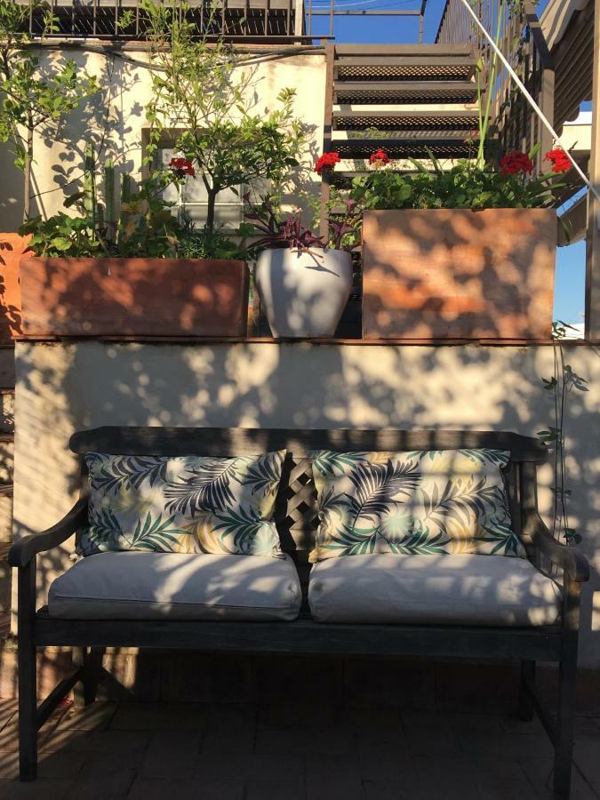 Guest House Europa 12 Севилья Экстерьер фото